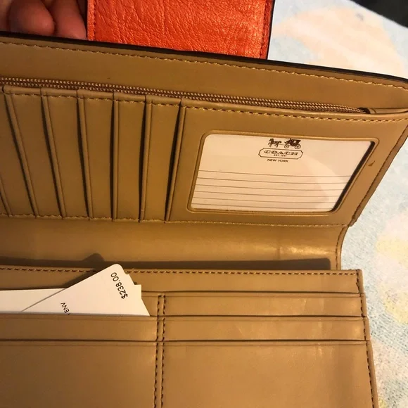 Coach NWT Coral Leather Wallet - Picture 4 of 12